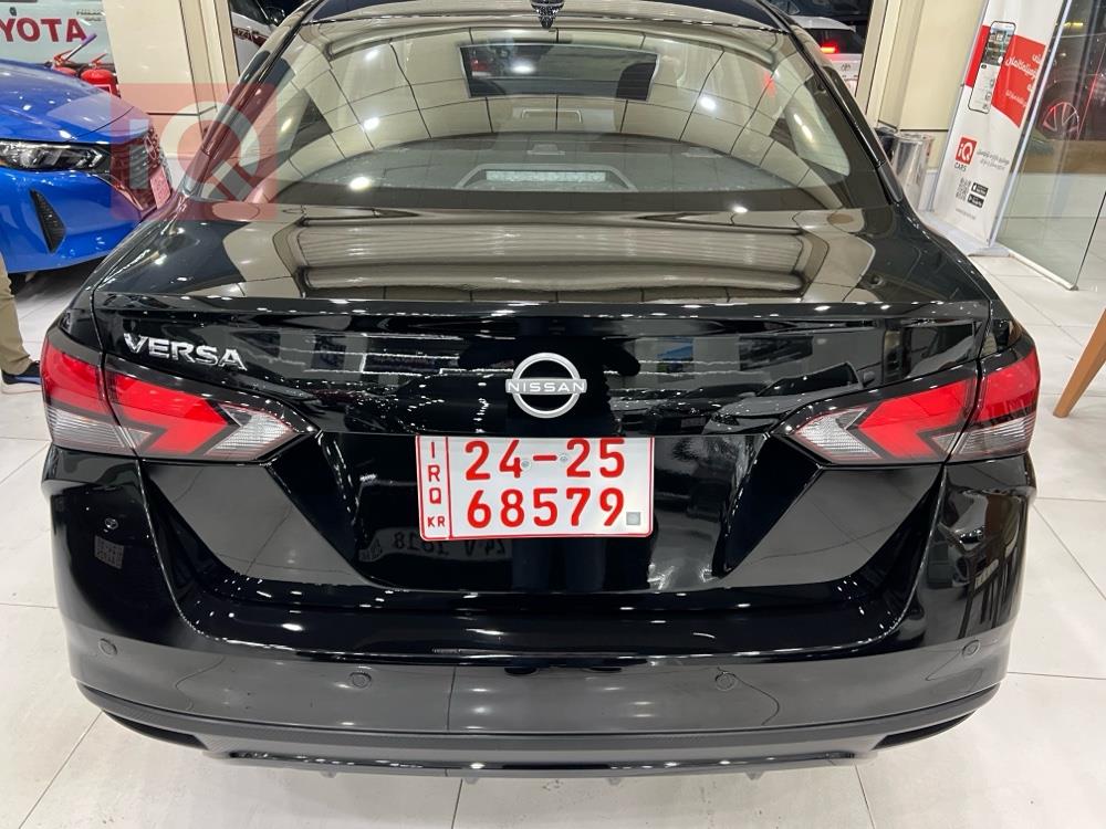 نيسان فيرسا